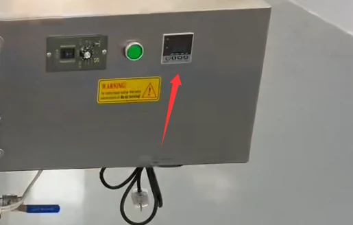 Jacket-water temperature controller for sauce filling hopper